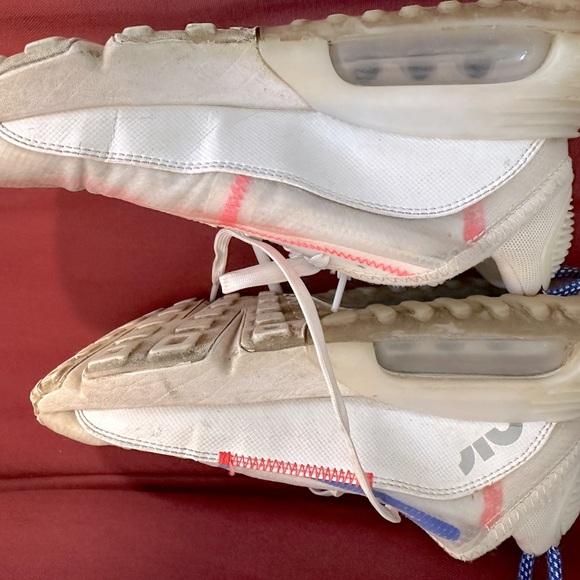Nike Woman’s Air Max 2090 White Flash Crimson Size 7.5 - Picture 4 of 4